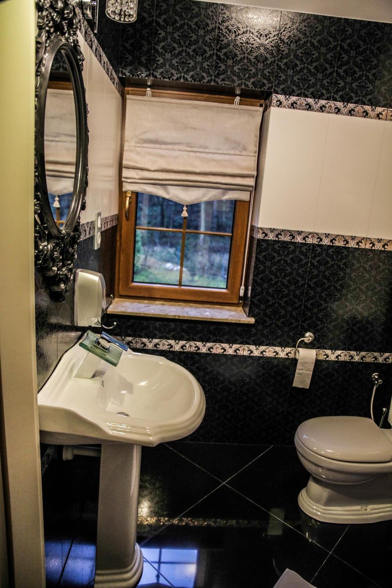 Hotel Krysztalowy Dworek à Zbychowo Extérieur photo