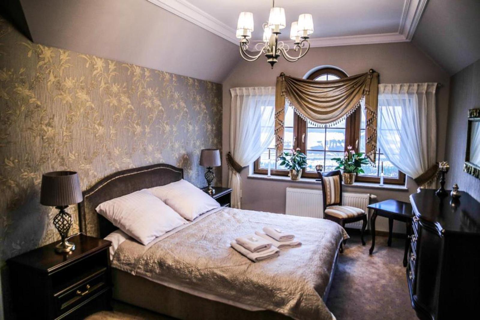 Hotel Krysztalowy Dworek à Zbychowo Extérieur photo